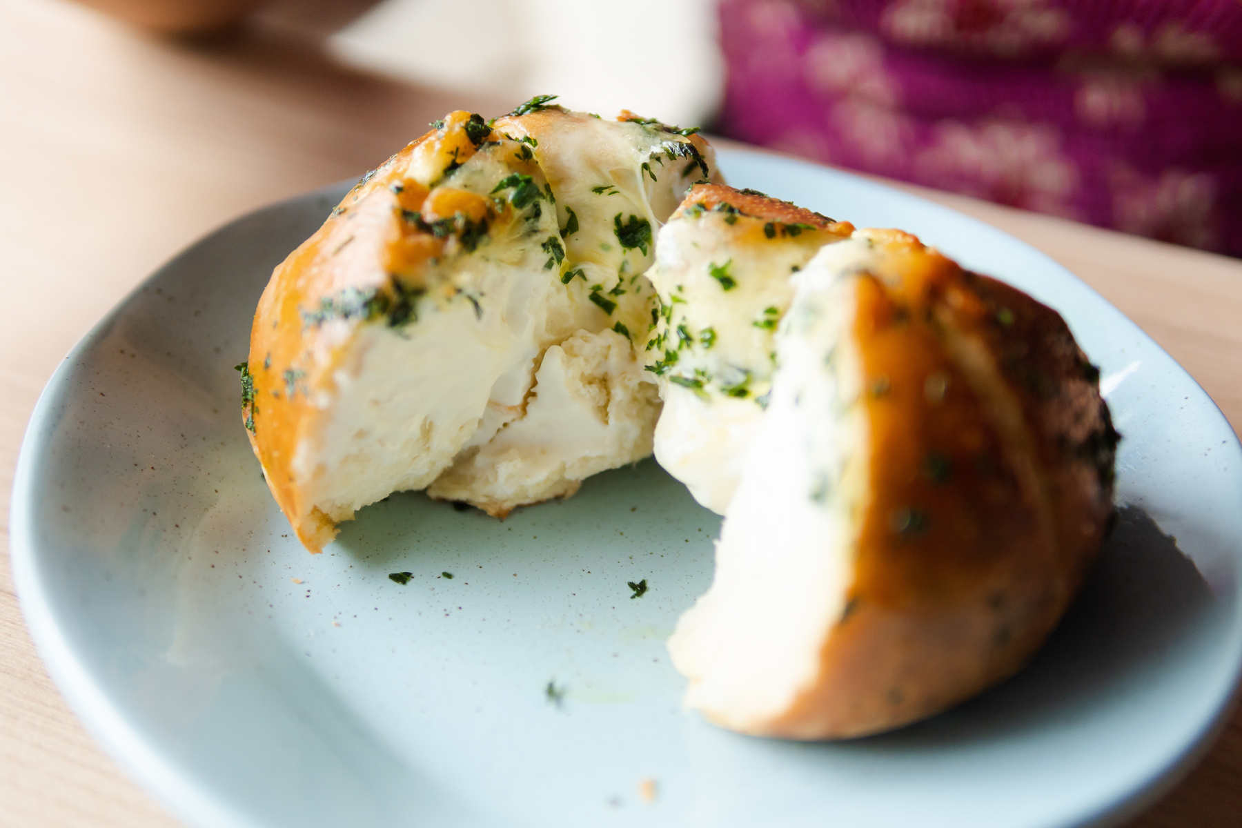Pão de queijo recheado